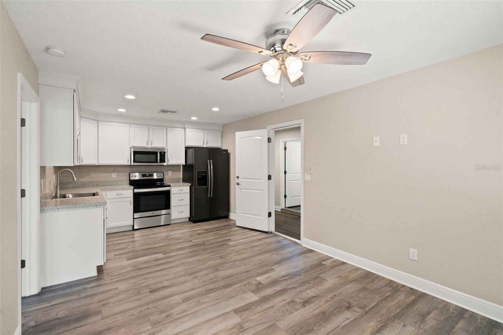 ROYAL HIGHLANDS - Residential