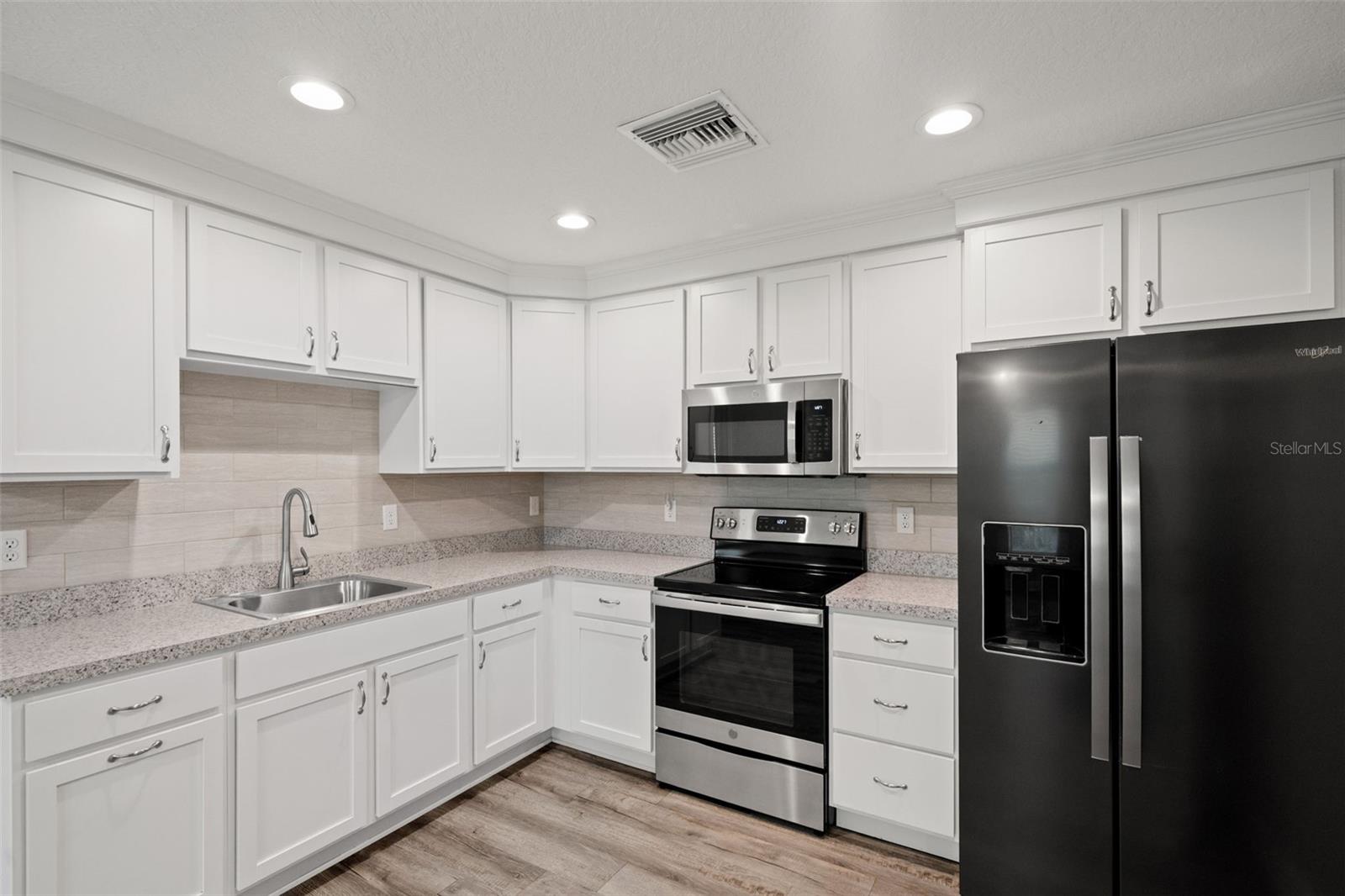 ROYAL HIGHLANDS - Residential