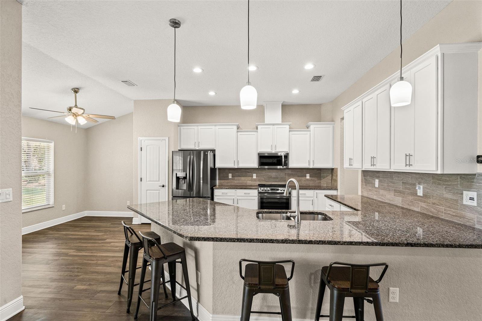 ROYAL HIGHLANDS - Residential