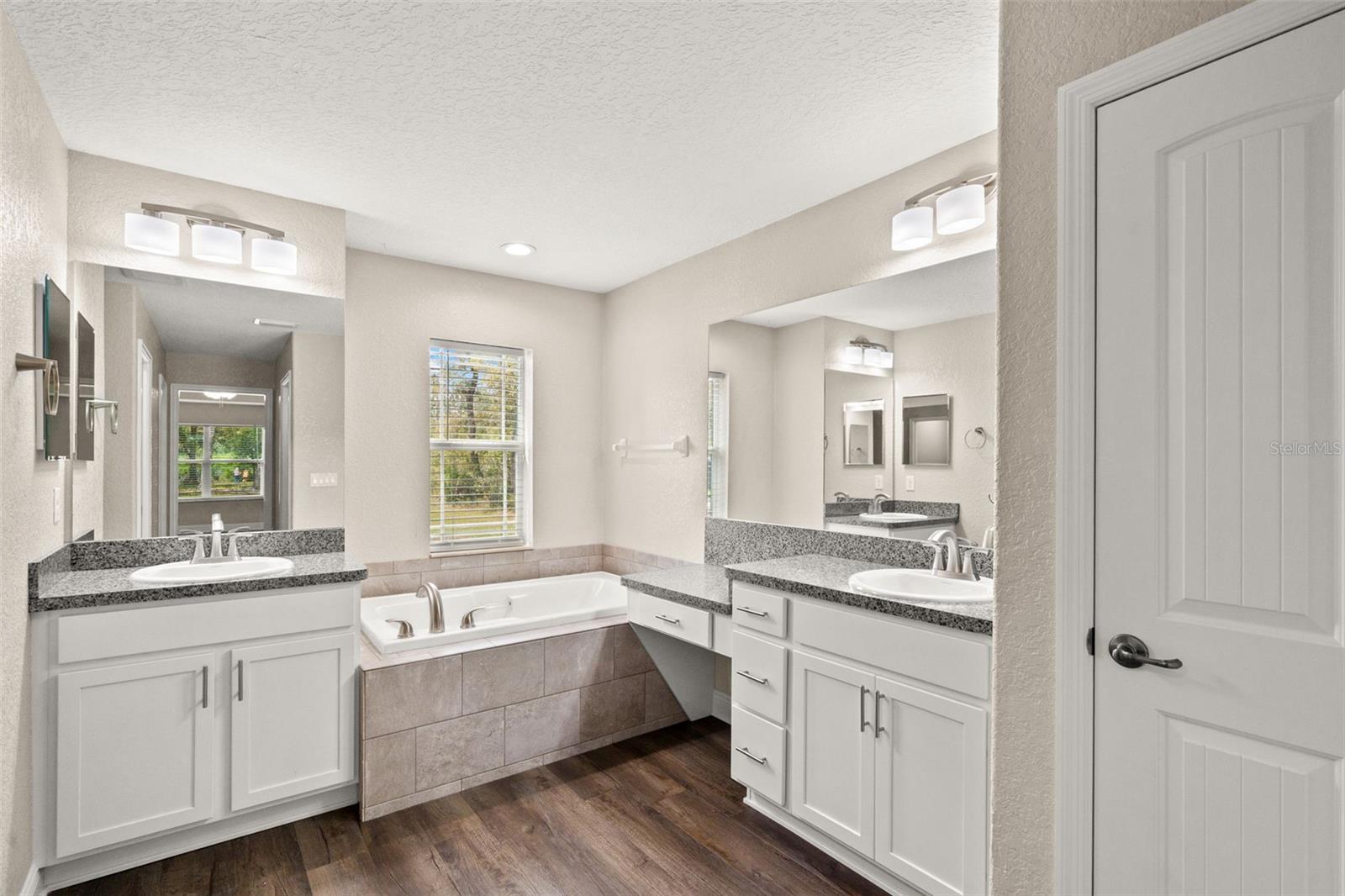 ROYAL HIGHLANDS - Residential