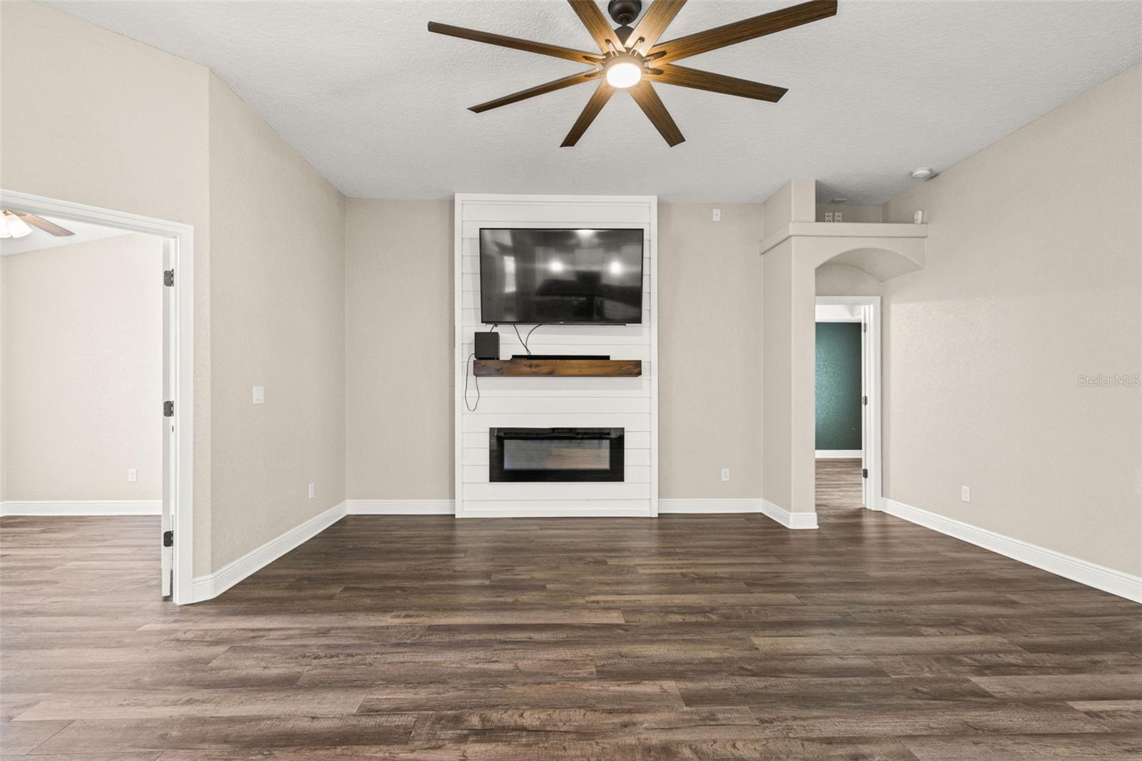 ROYAL HIGHLANDS - Residential