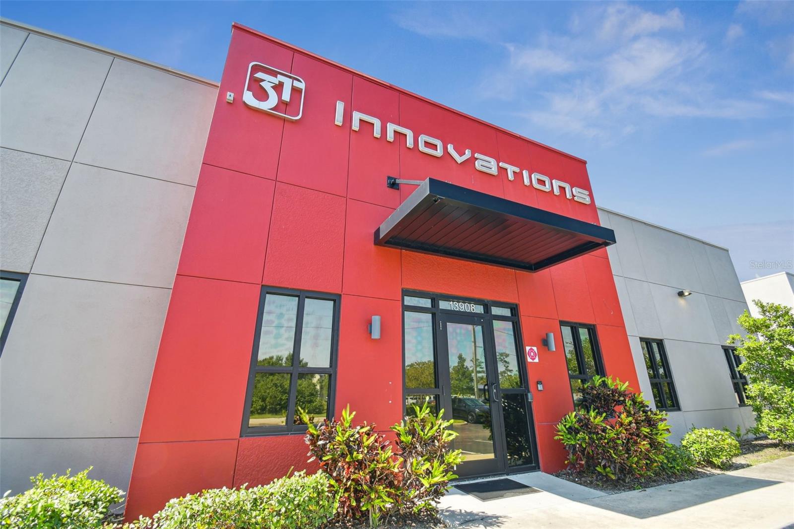 MONROES BUSINESS PARK - Commercial Sale