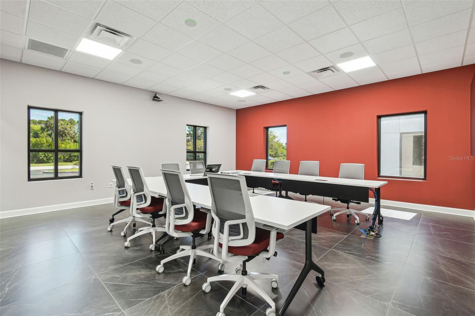 MONROES BUSINESS PARK - Commercial Sale