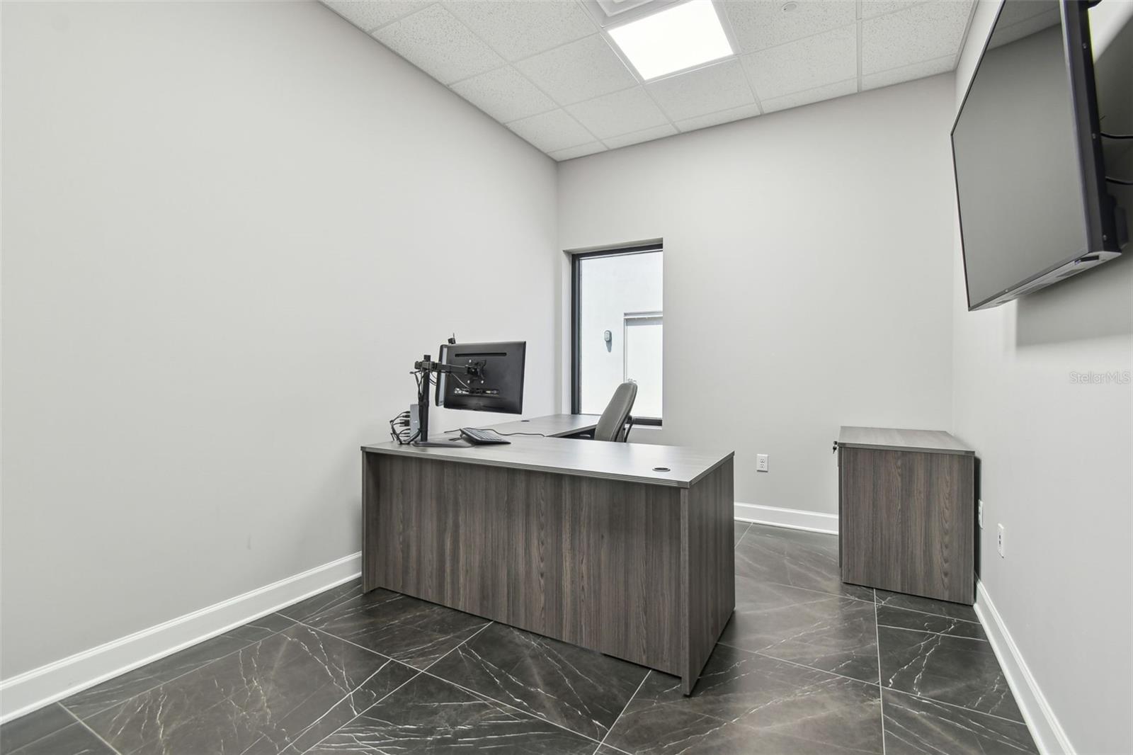 MONROES BUSINESS PARK - Commercial Sale