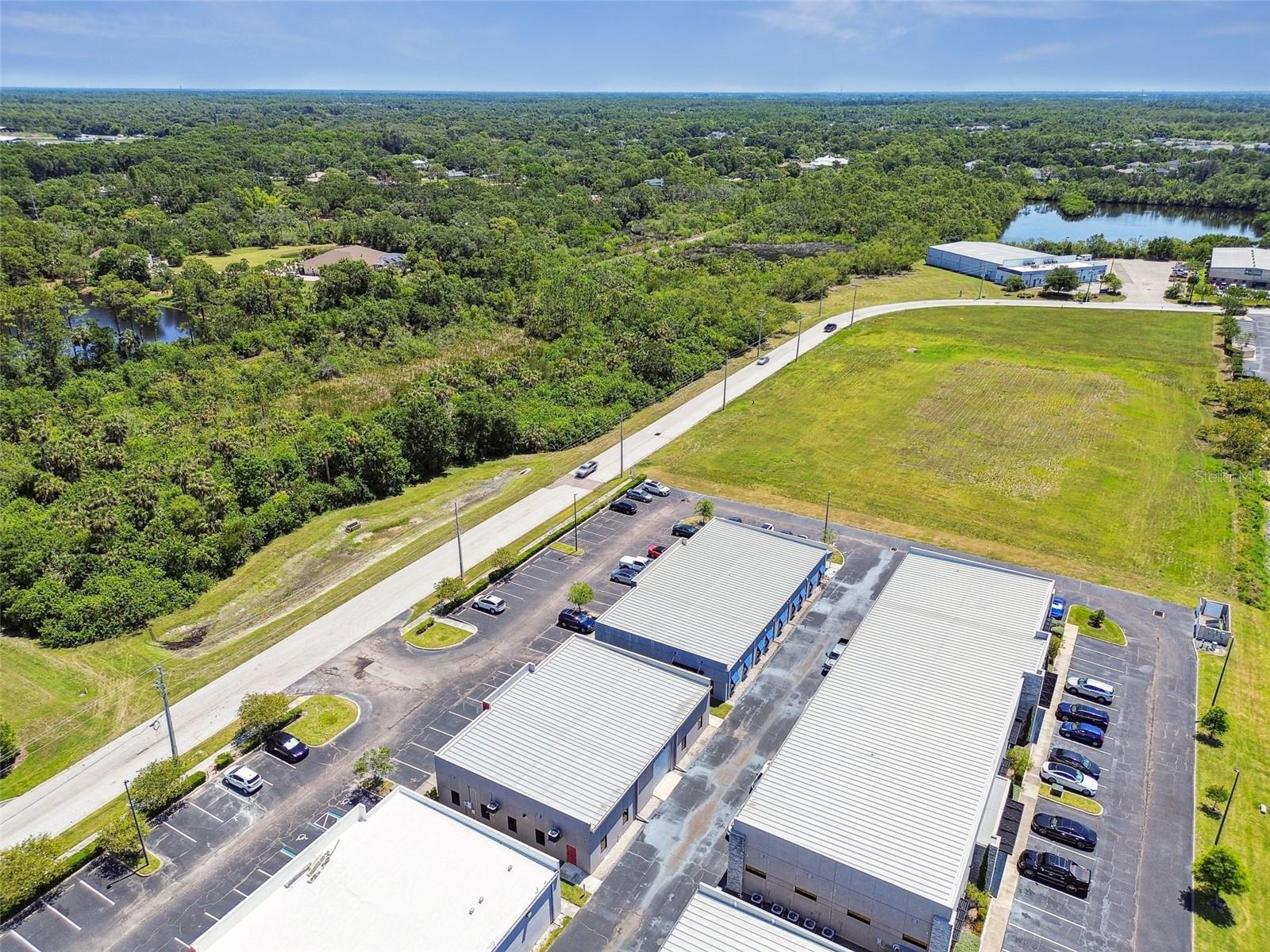 MONROES BUSINESS PARK - Commercial Sale