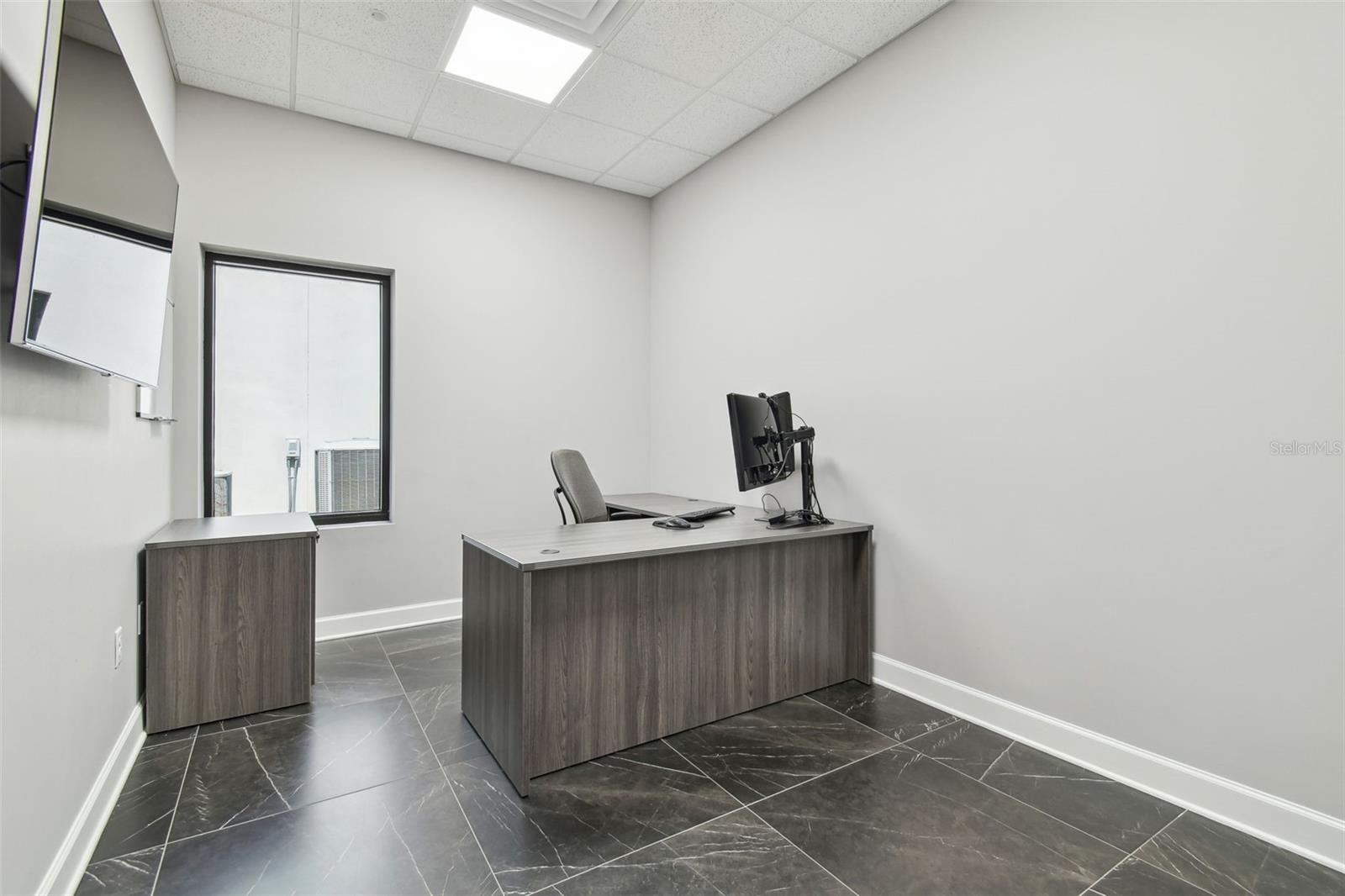 MONROES BUSINESS PARK - Commercial Sale