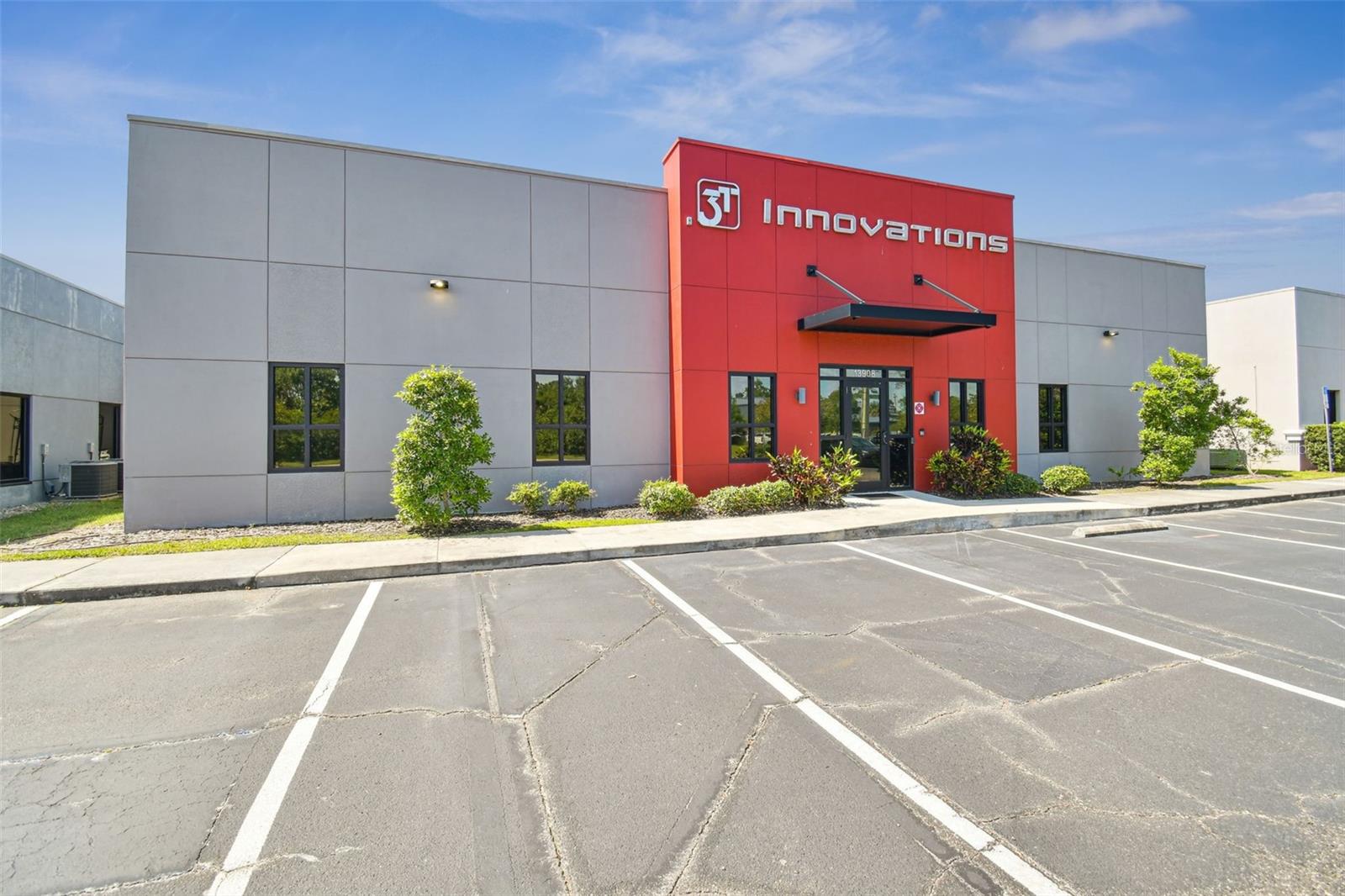MONROES BUSINESS PARK - Commercial Sale