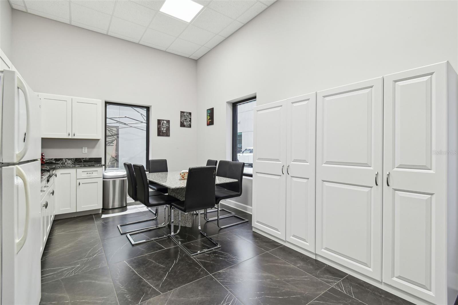 MONROES BUSINESS PARK - Commercial Sale