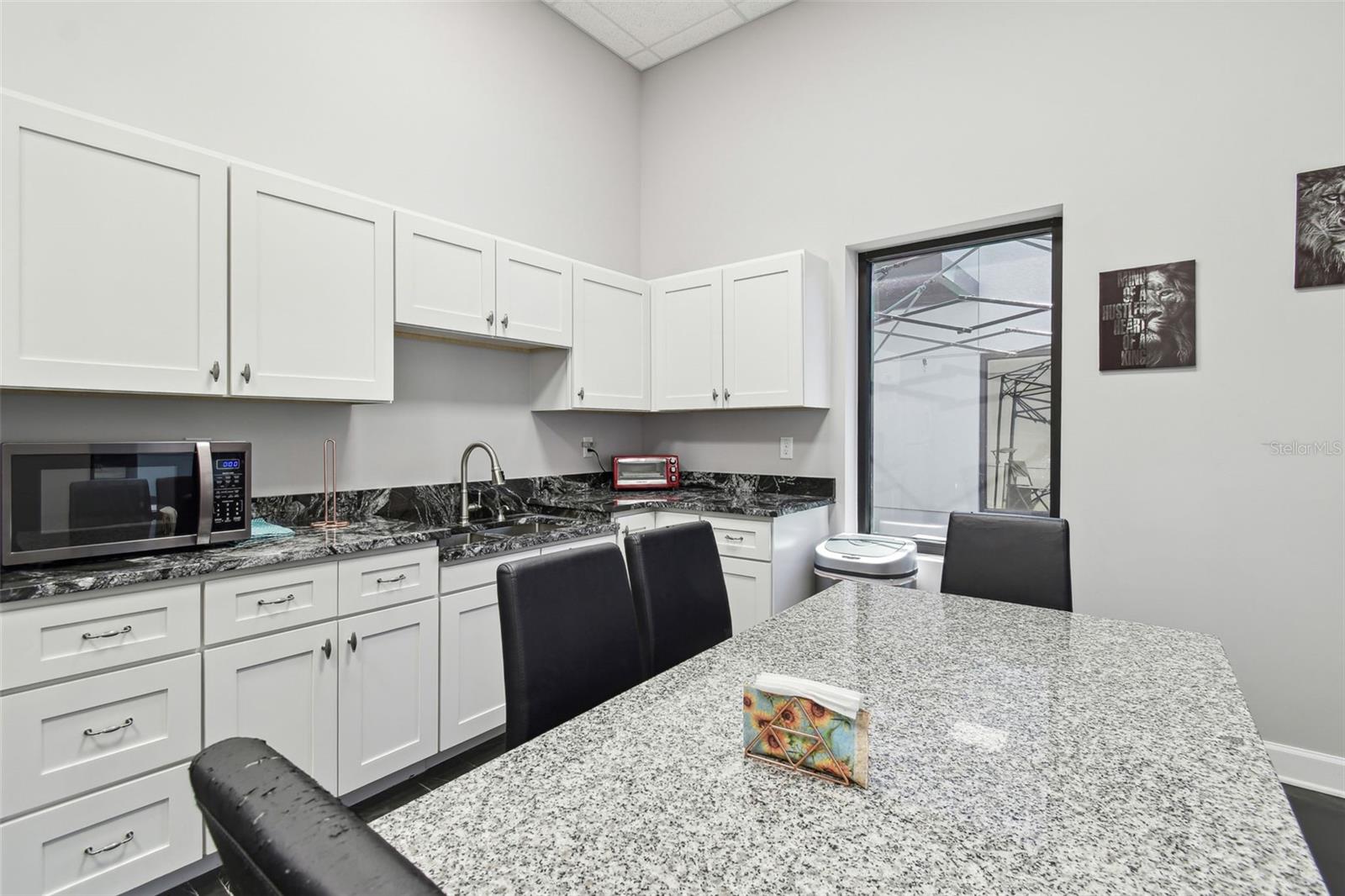 MONROES BUSINESS PARK - Commercial Sale