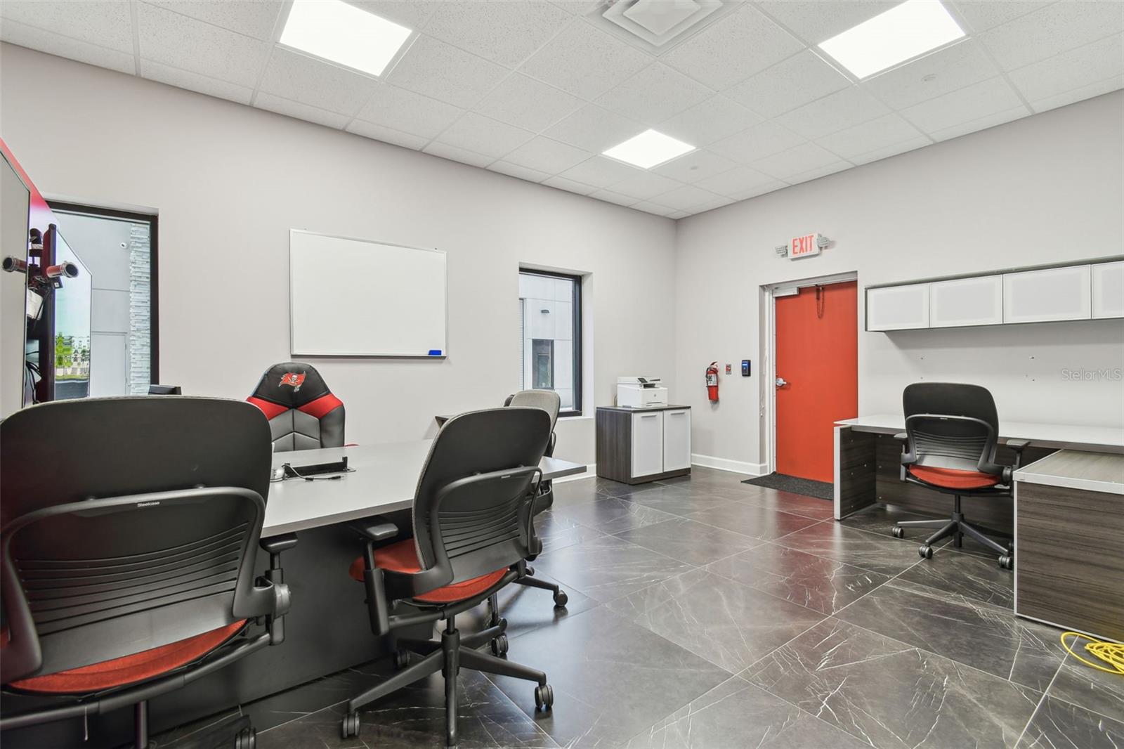 MONROES BUSINESS PARK - Commercial Sale