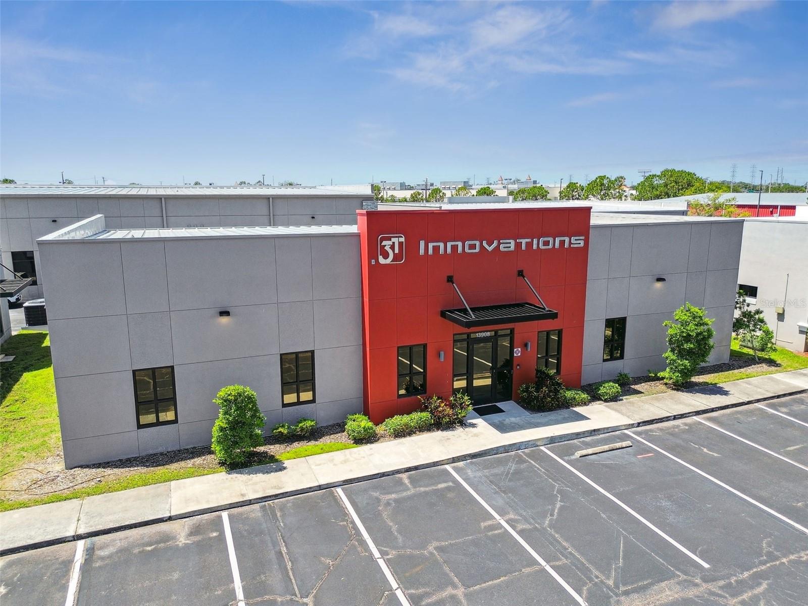 MONROES BUSINESS PARK - Commercial Sale