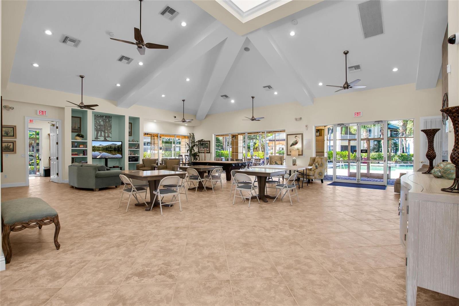 THE MOORINGS AT EDGEWATER IV - Residential