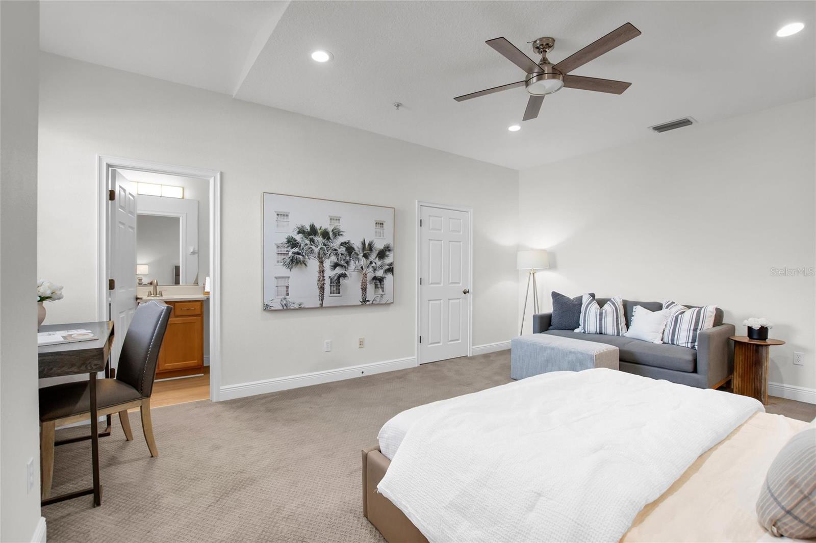 THE MOORINGS AT EDGEWATER IV - Residential