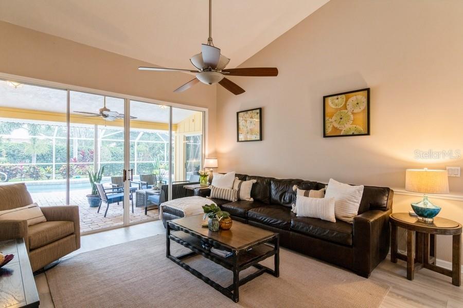 GROVE POINTE - Residential