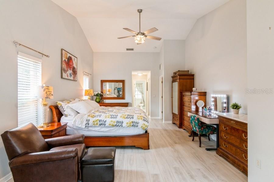 GROVE POINTE - Residential