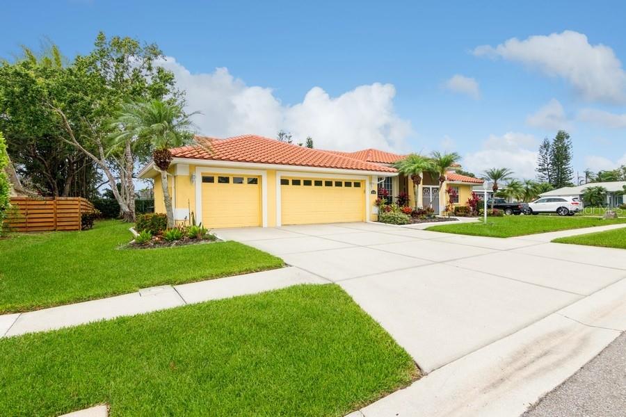 GROVE POINTE - Residential