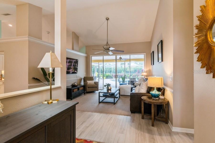 GROVE POINTE - Residential