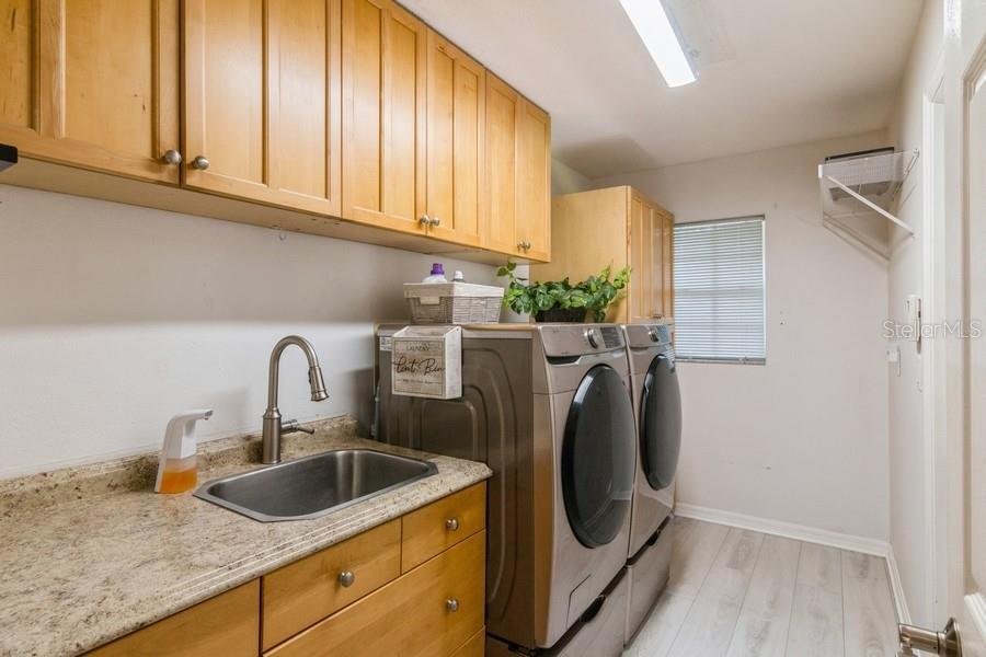 GROVE POINTE - Residential