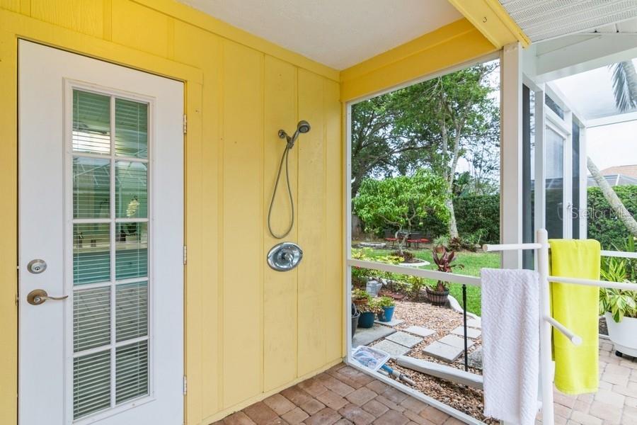 GROVE POINTE - Residential