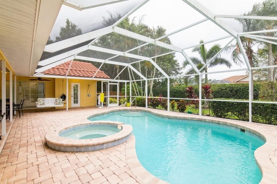 GROVE POINTE - Residential