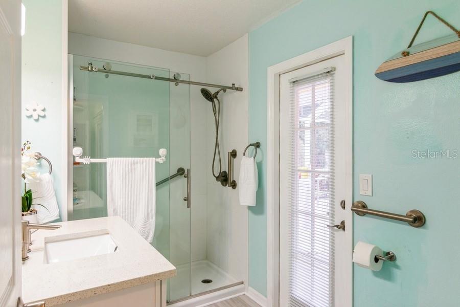 GROVE POINTE - Residential