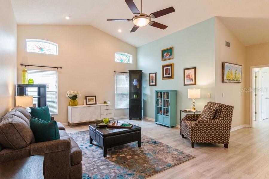 GROVE POINTE - Residential