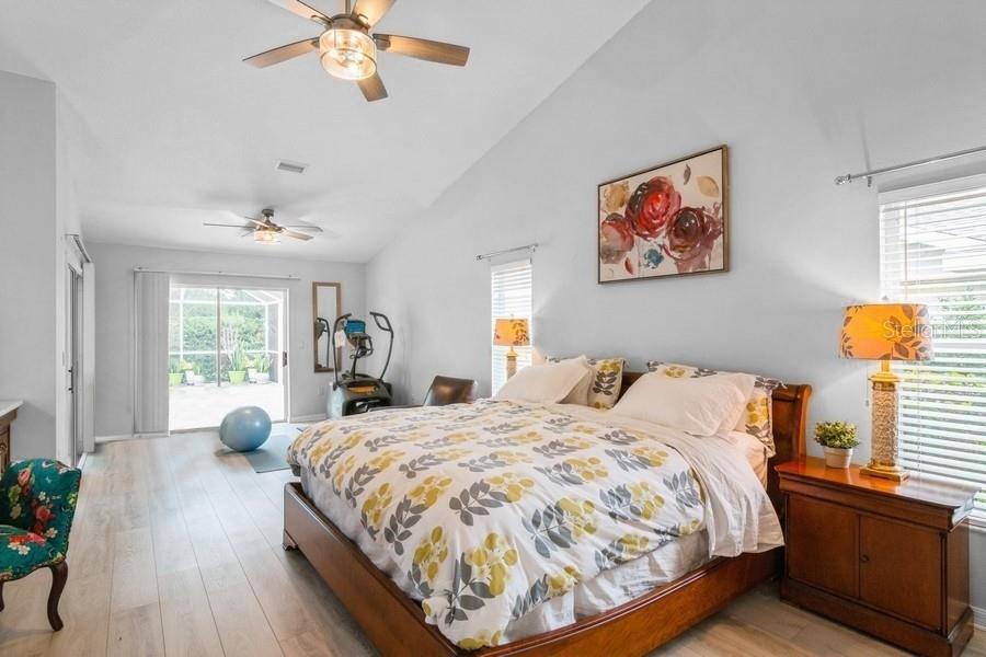 GROVE POINTE - Residential