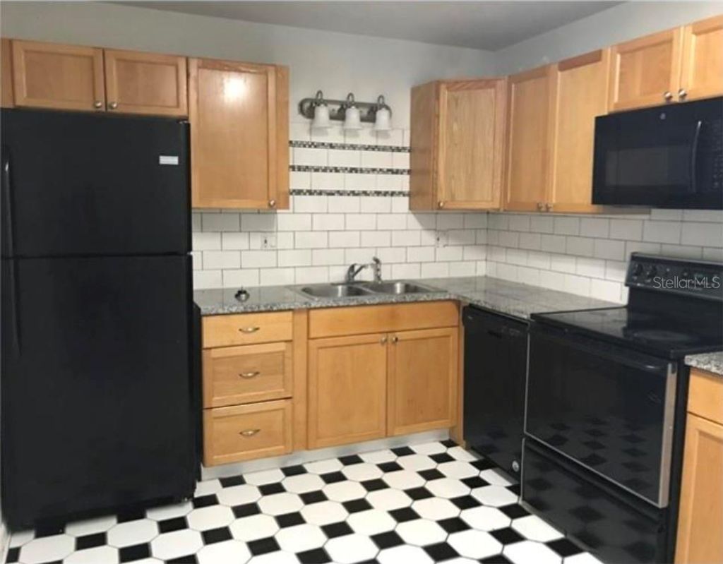 Photo of 3304 SW 26th Terrace, Gainesville, FL 32608 (MLS # GC535625)