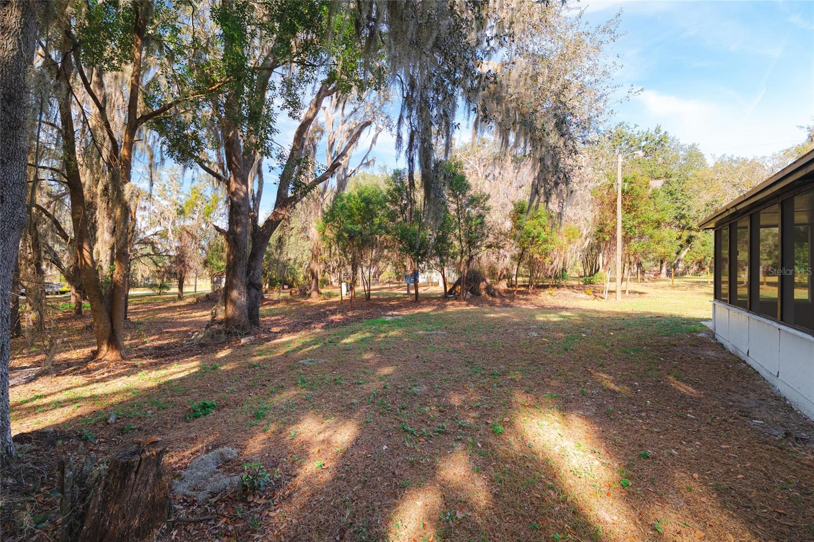 LAKESIDE ESTATES - Residential