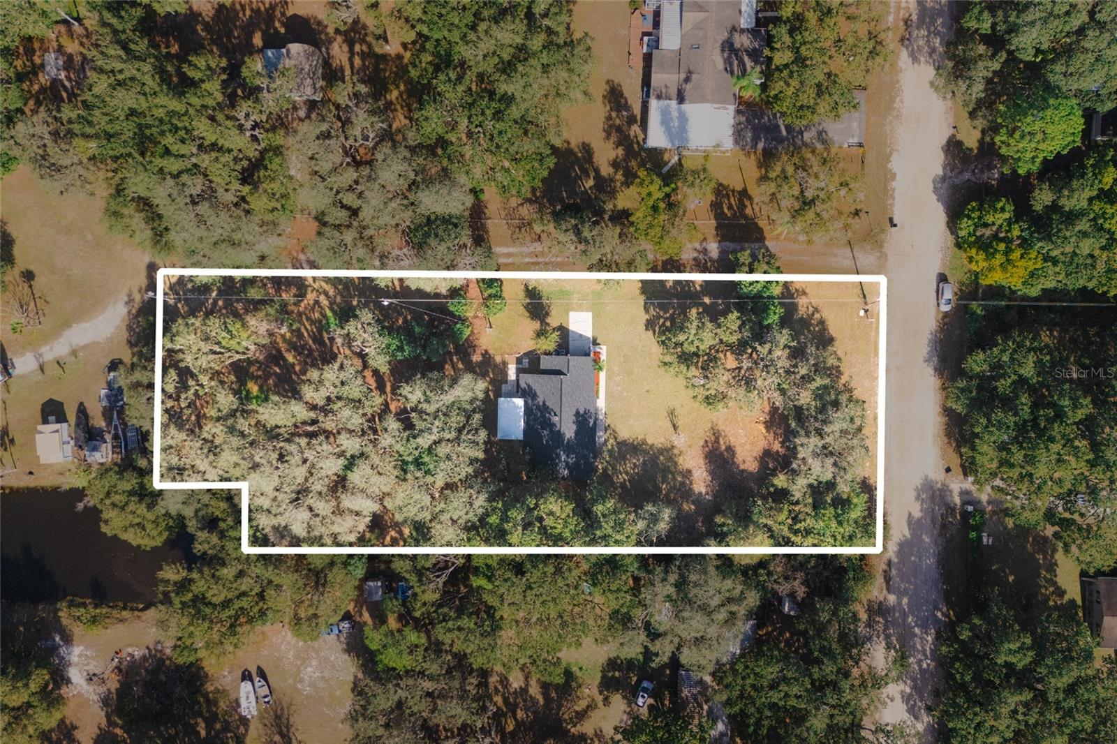 LAKESIDE ESTATES - Residential