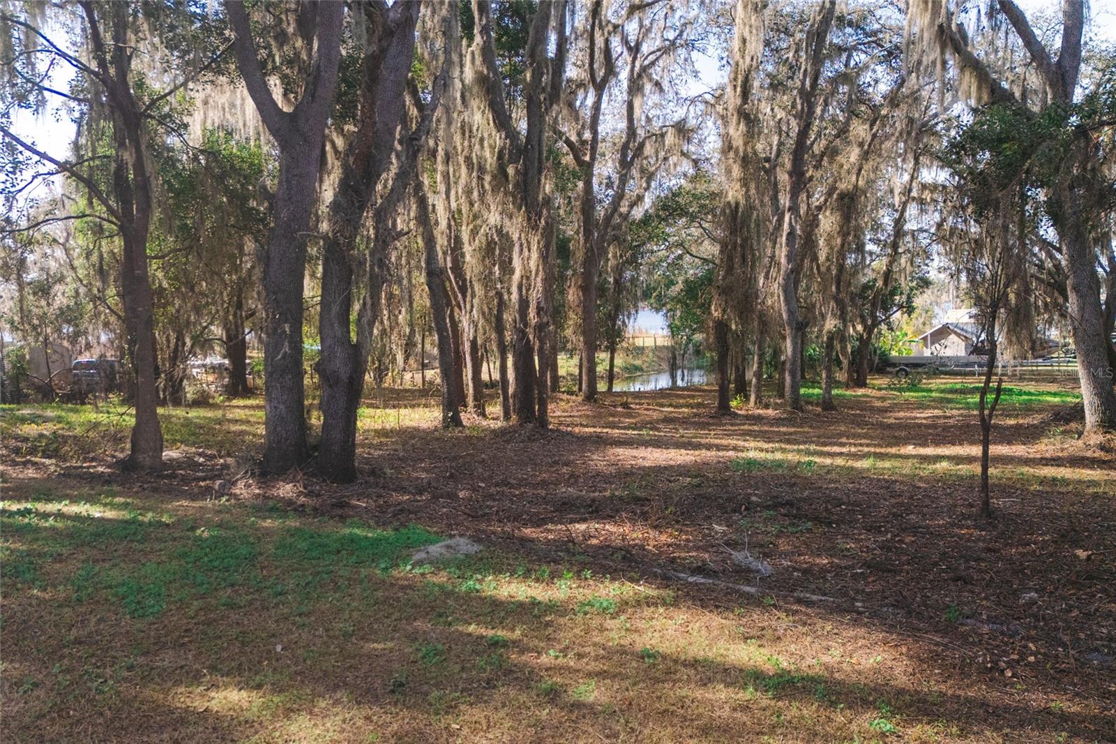 LAKESIDE ESTATES - Residential