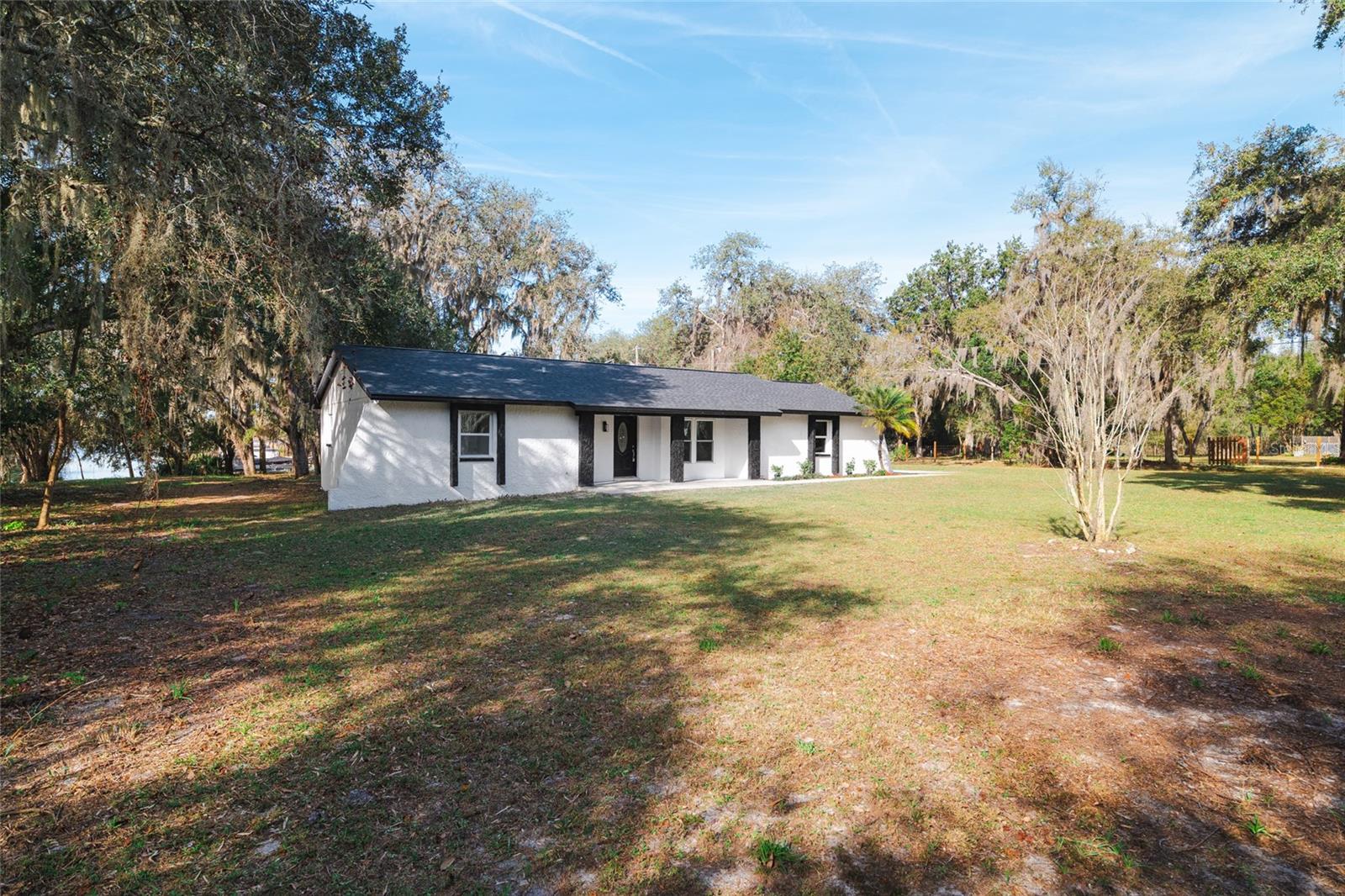 LAKESIDE ESTATES - Residential