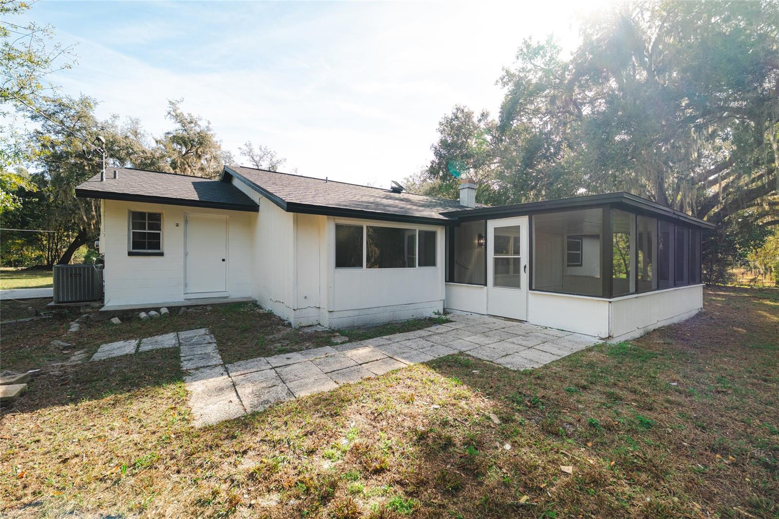 LAKESIDE ESTATES - Residential