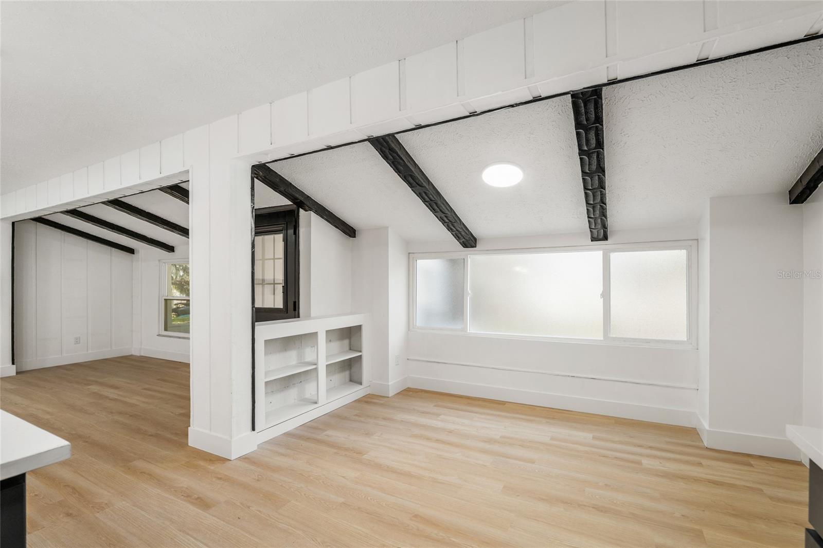 LAKESIDE ESTATES - Residential