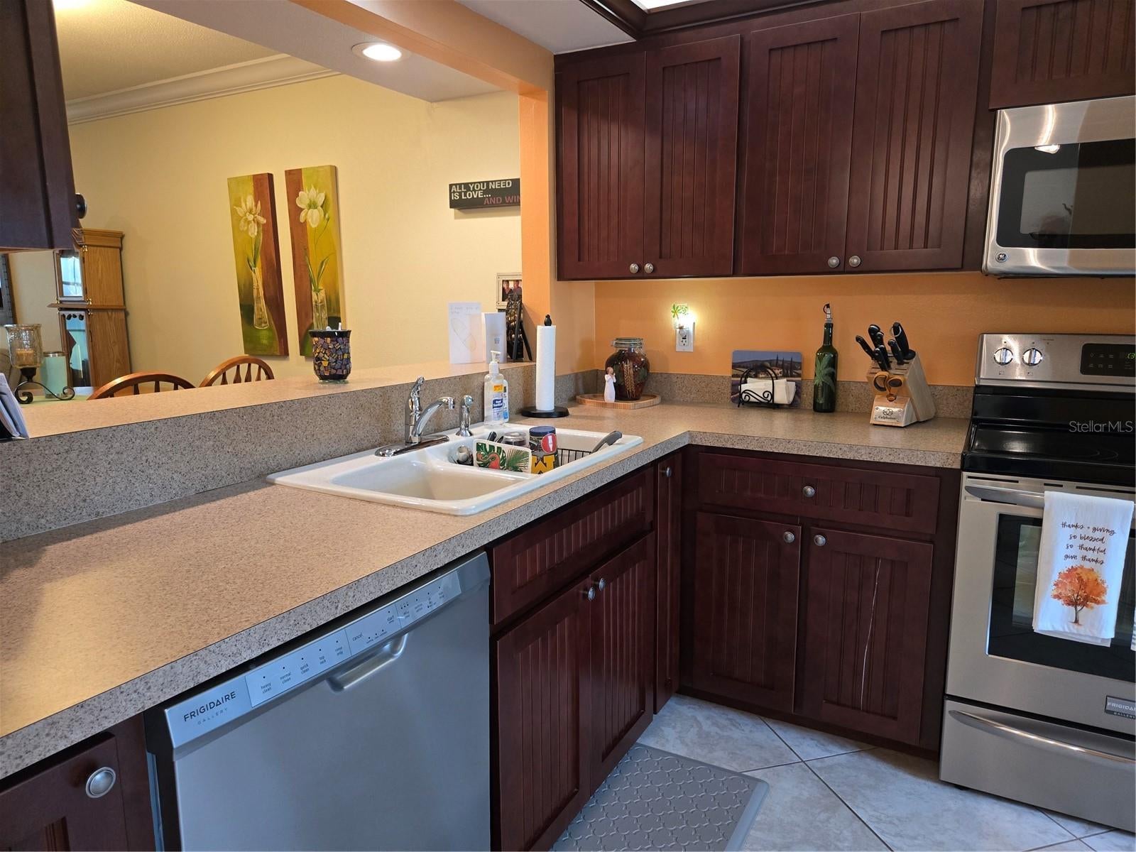 756 VILLAGE CIRCLE 102, VENICE, FL, 34292 3 756 VILLAGE CIRCLE 102