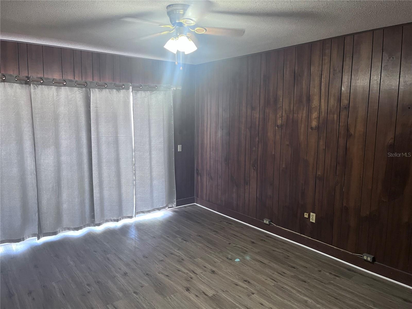 DUDE RANCH ACRES - Residential Lease