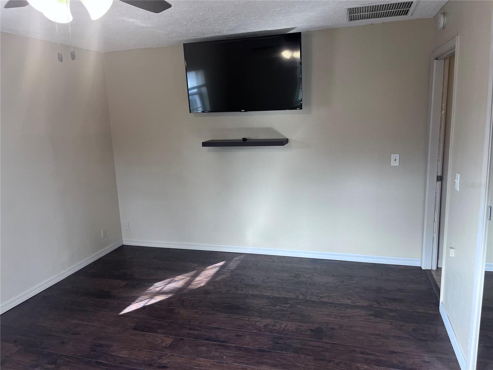 DUDE RANCH ACRES - Residential Lease