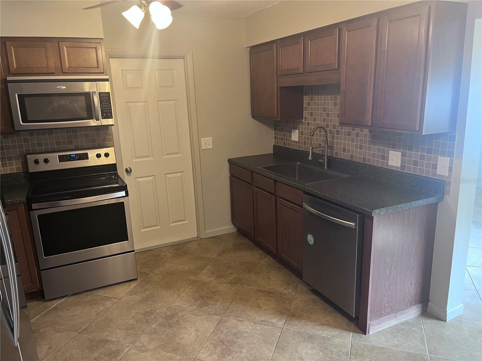 DUDE RANCH ACRES - Residential Lease