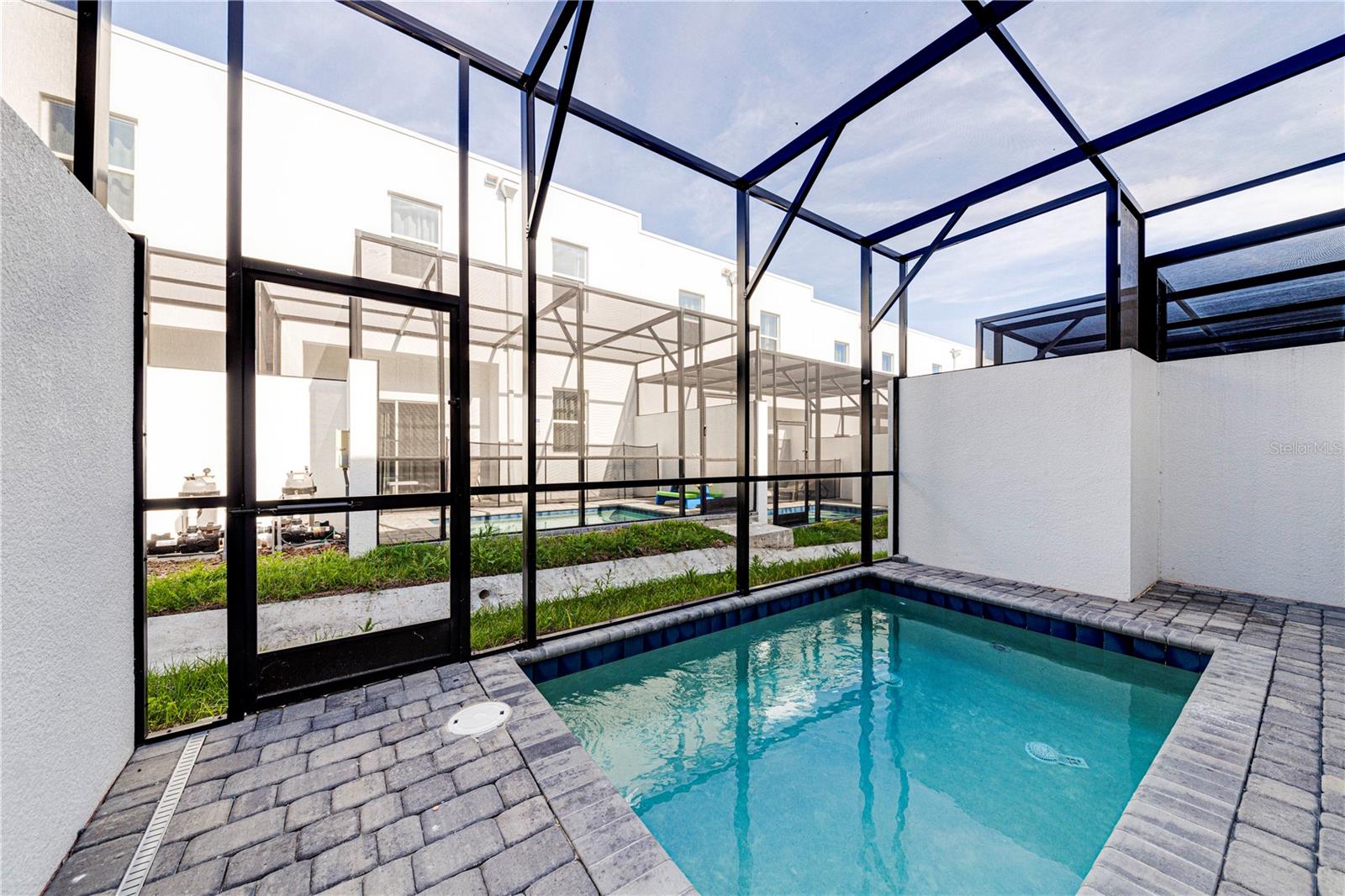 AZUR RESIDENCE - Residential