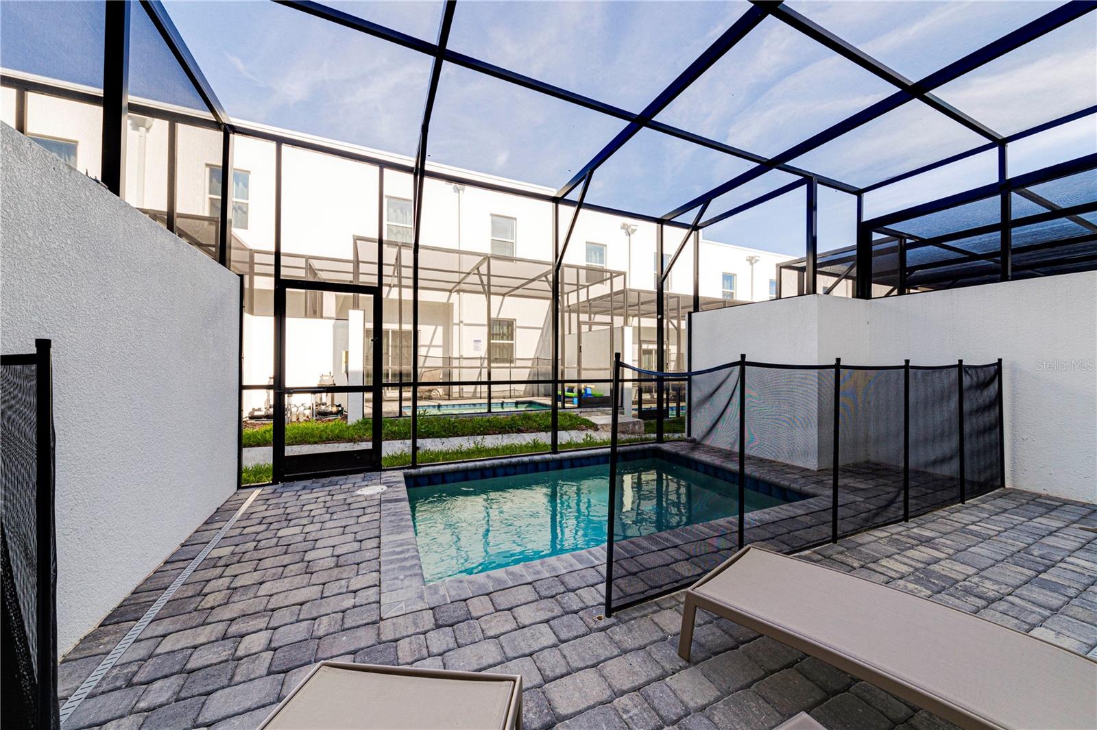 AZUR RESIDENCE - Residential