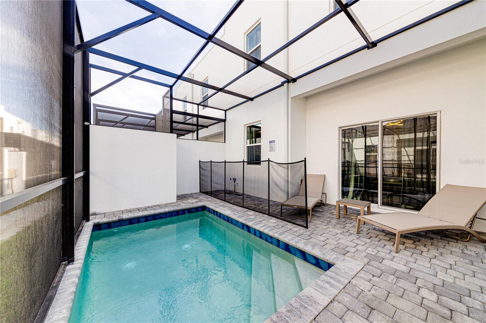 AZUR RESIDENCE - Residential