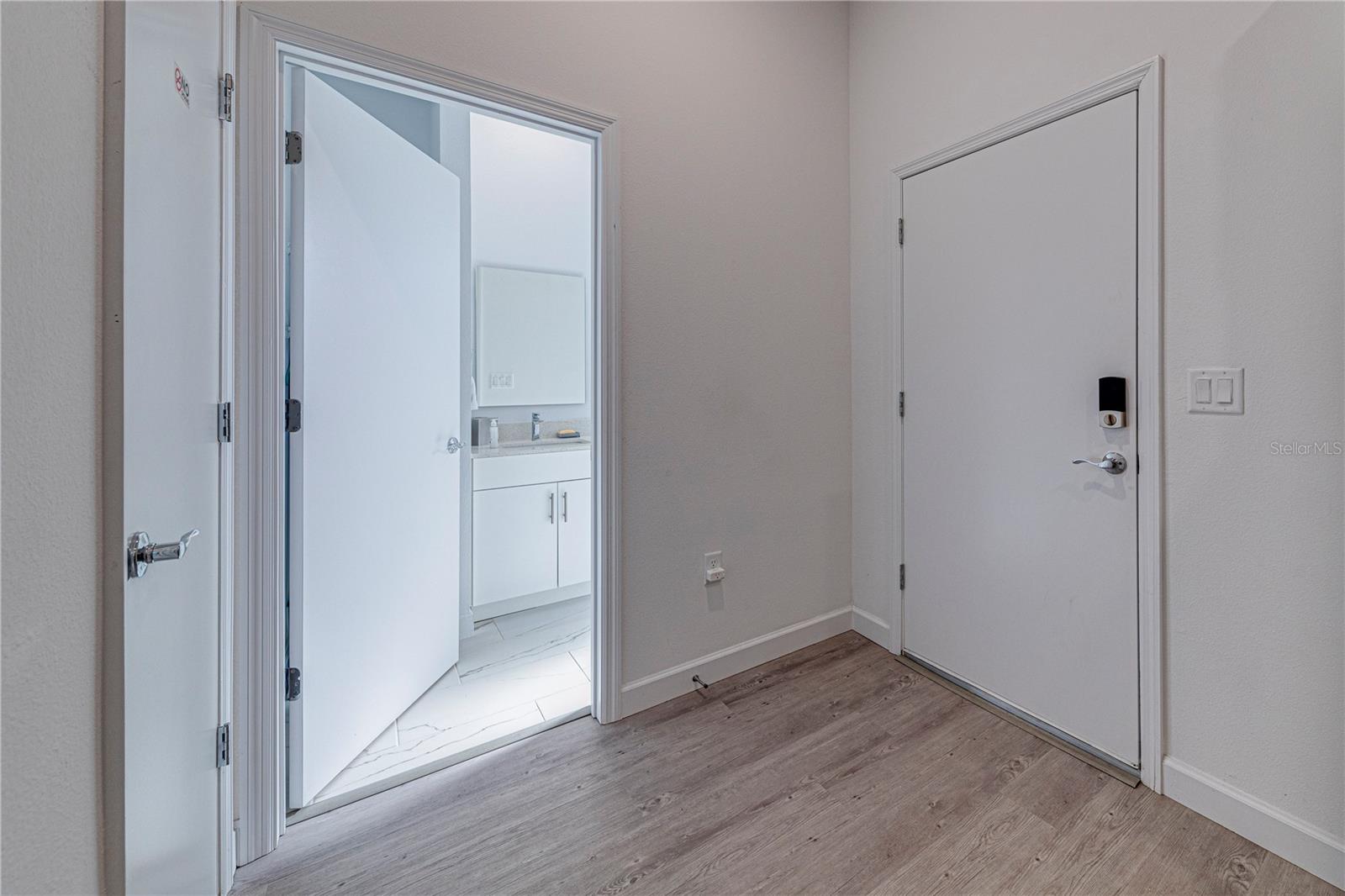 AZUR RESIDENCE - Residential