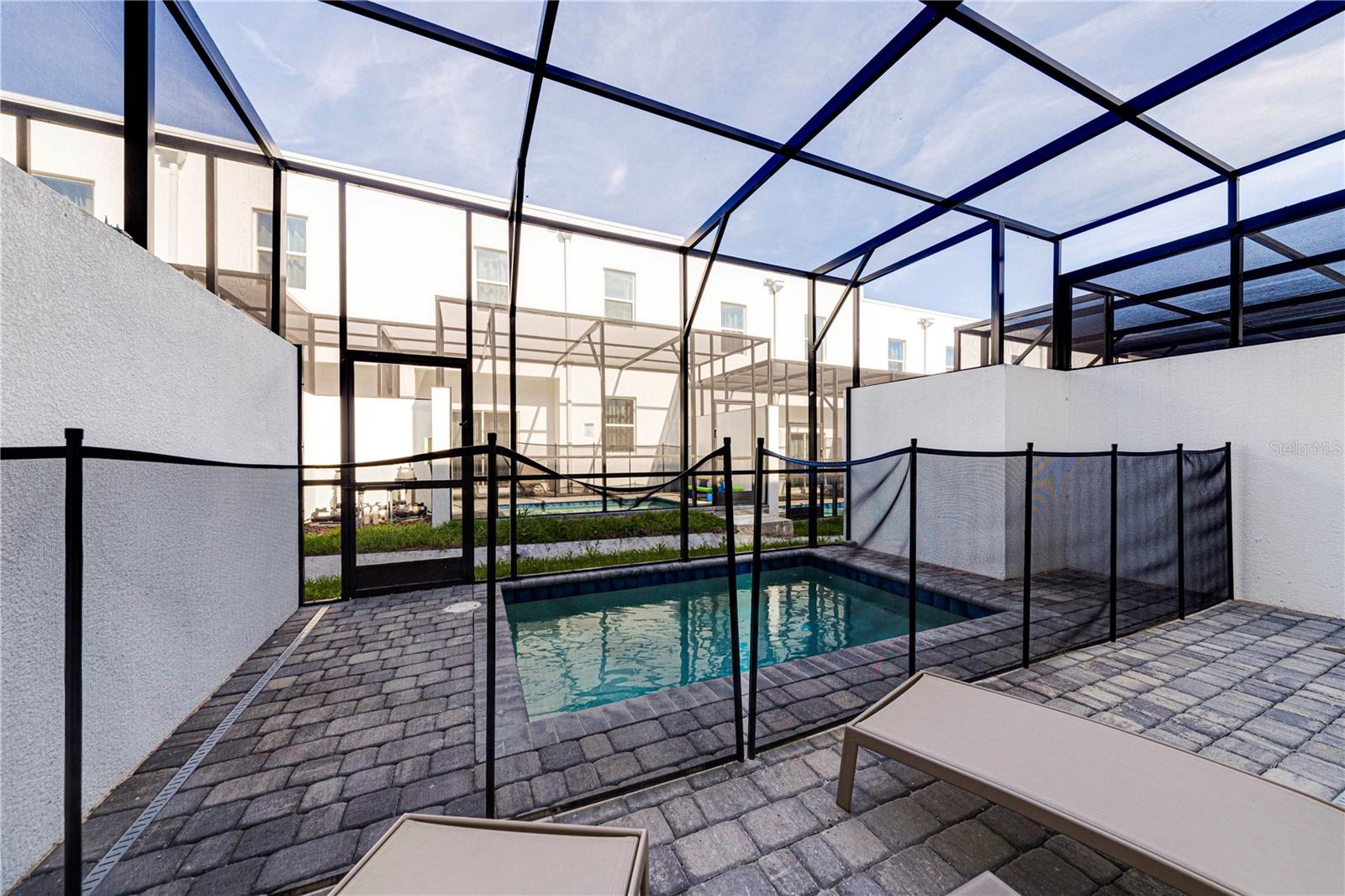 AZUR RESIDENCE - Residential