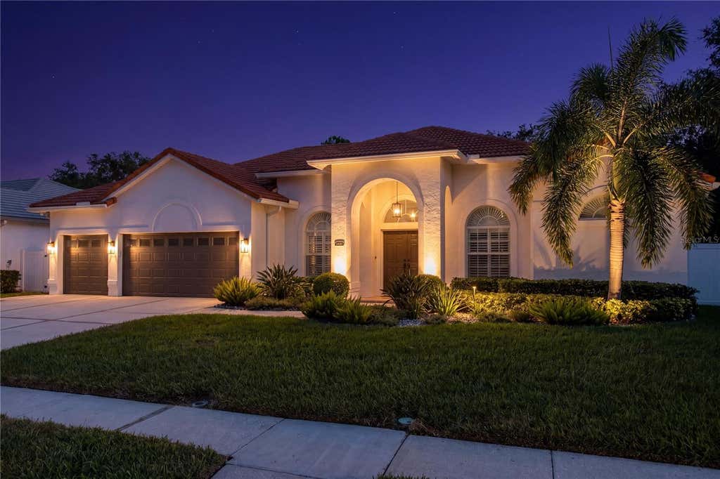 Photo of 2801 Shore Breeze Drive, Tampa, FL 33611 (MLS # TB8529097)