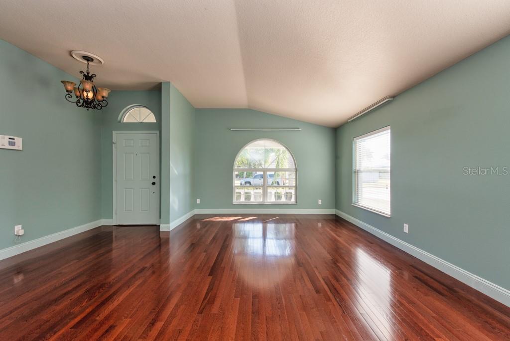 1761 BONITA BLUFF COURT