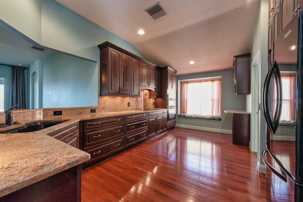 1761 BONITA BLUFF COURT