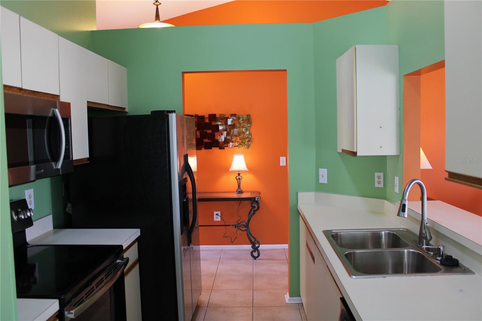 VILLAGES OF LAKESIDE S REV PH I - Residential Lease