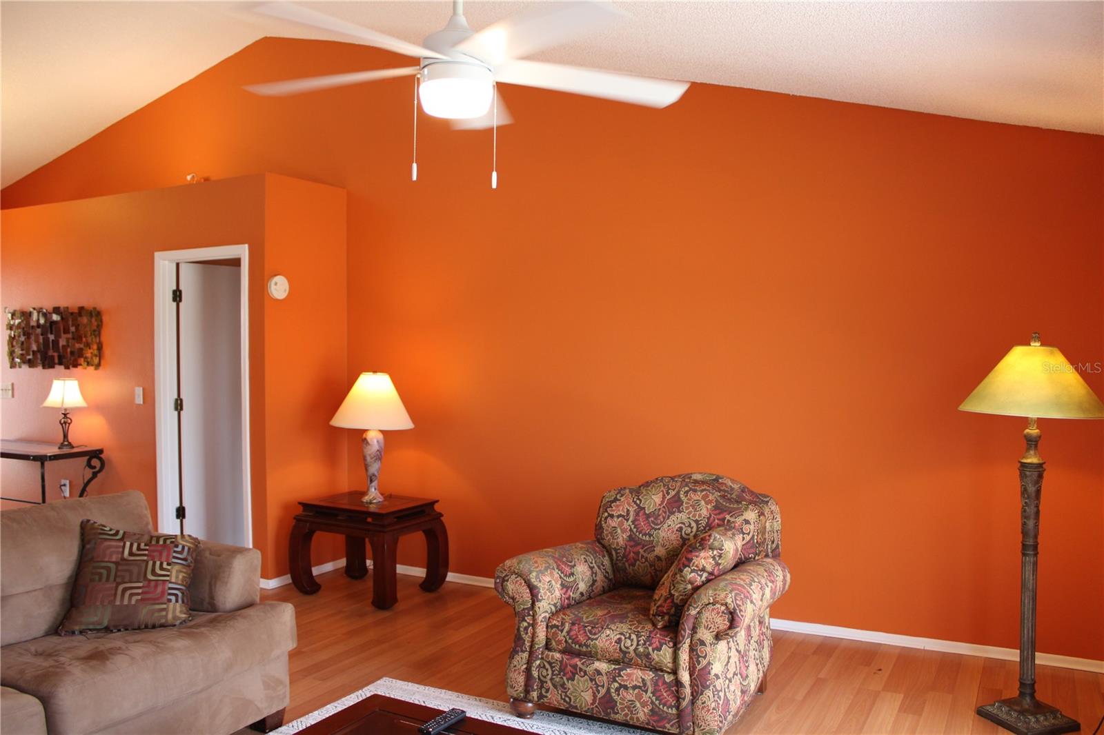 VILLAGES OF LAKESIDE S REV PH I - Residential Lease