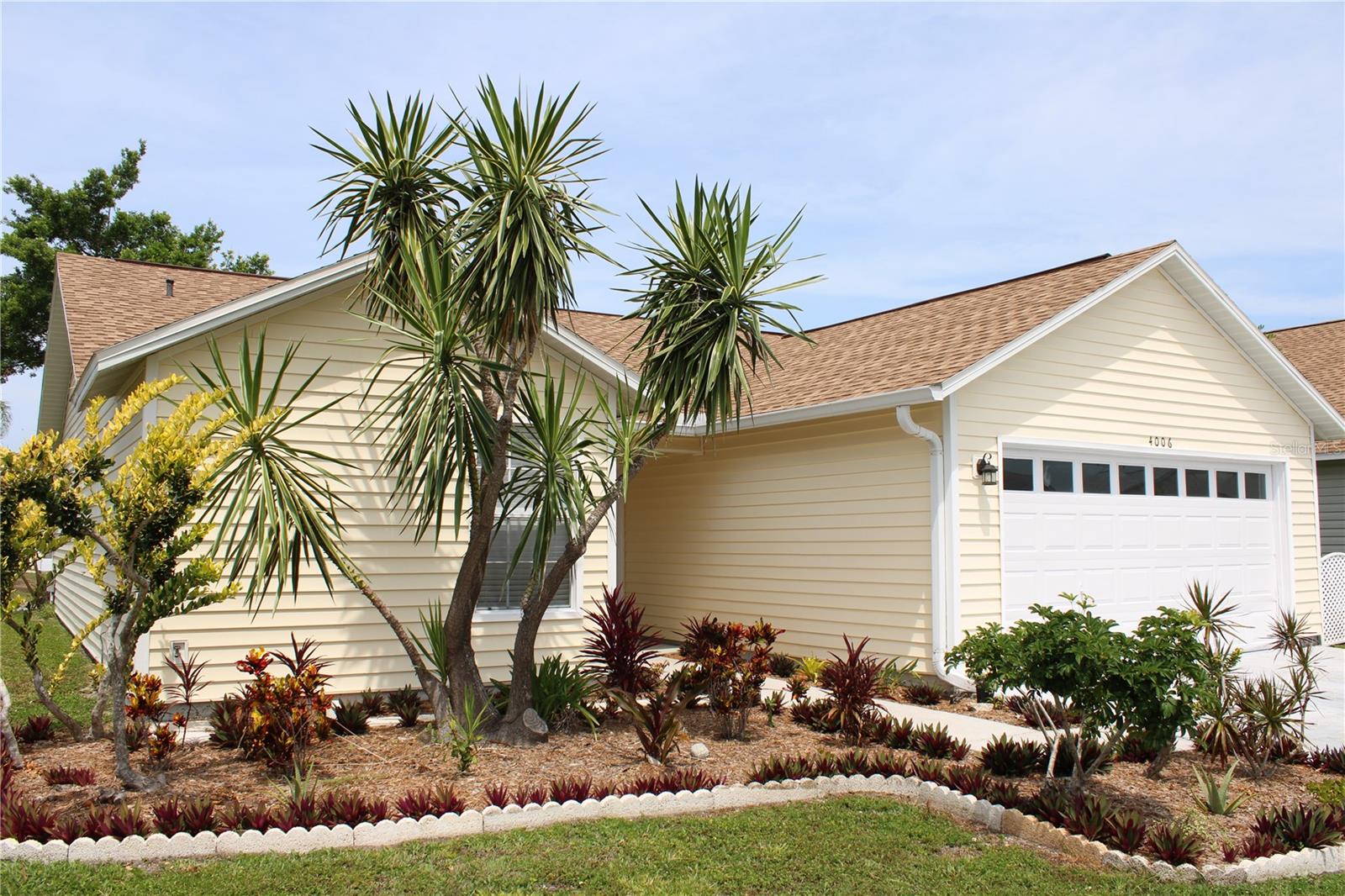 VILLAGES OF LAKESIDE S REV PH I - Residential Lease