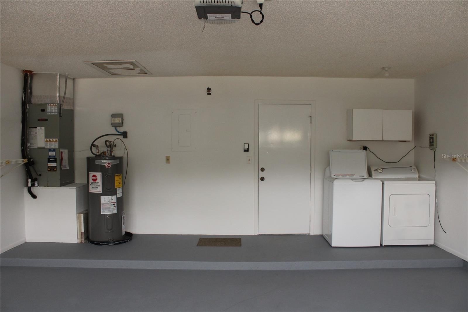 VILLAGES OF LAKESIDE S REV PH I - Residential Lease